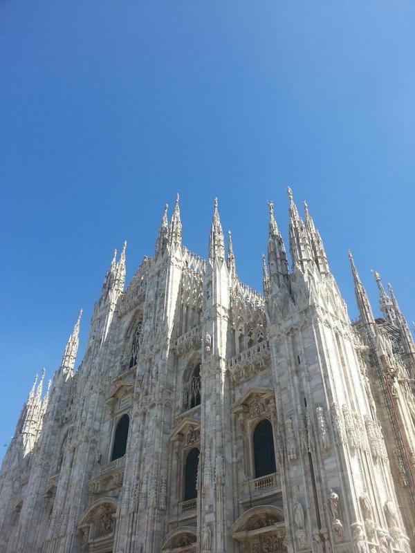 SangiovanniAle's tweet photo. A Milano oggi splende il sole :) #metwit #pausapranzo http://t.co/vGzpEGOQRx