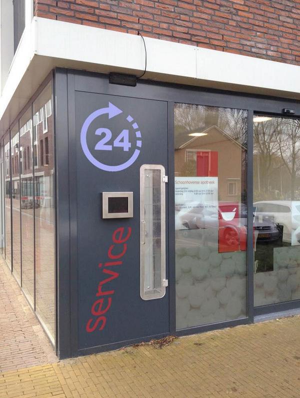 Niet meer wachten in de apotheek? Uw medicatie halen wanneer het u uitkomt?
Meld u aan voor de 24-uurs automaat.