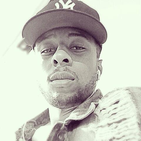 Mr_GoodMoney's tweet photo. Tell me what it Bee'z like http://t.co/MUSvOFZFrr