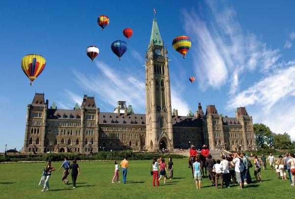 Up, up and away! A fantastic long weekend activity, Canada’s largest balloon festival <a href="/HotAirBalloonG/">Gatineau Hot Air Balloon Festival</a> Aug 28-Sep 1!