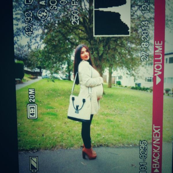 WomanWifeMummy's tweet photo. Sneak preview of today's maternity outfit of the day. Will be up on the blog later #pregnancyfashion http://t.co/m3H6dF2dLY