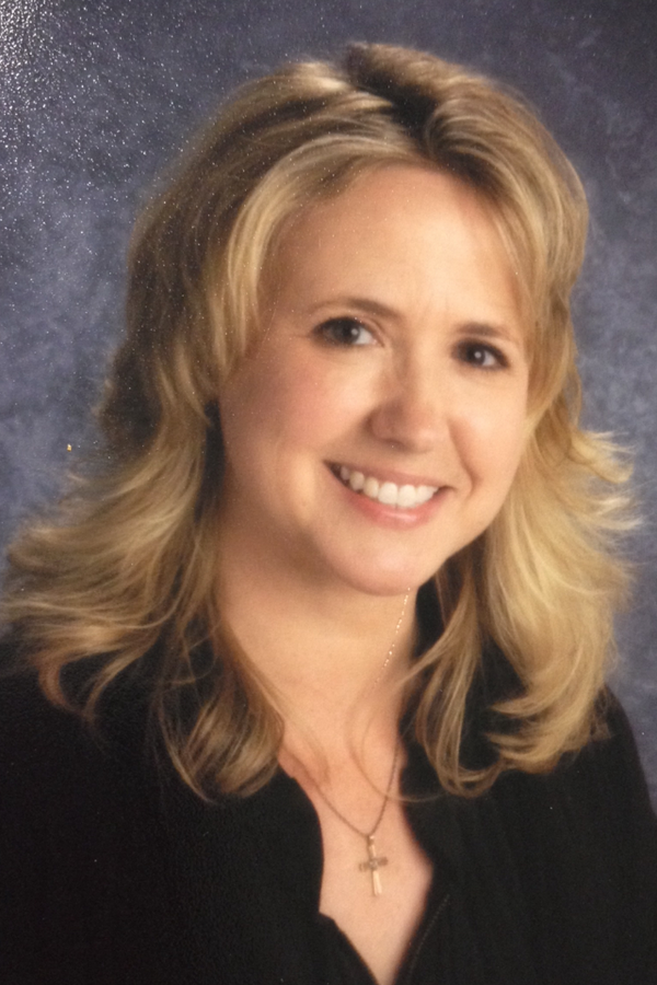 PutnamWVSchools's tweet photo. Congratulations to George Washington Elementary's Sherri Lyons- Our 2014-15 Elementary School Teacher of the Year! http://t.co/ZP04NIn7QP