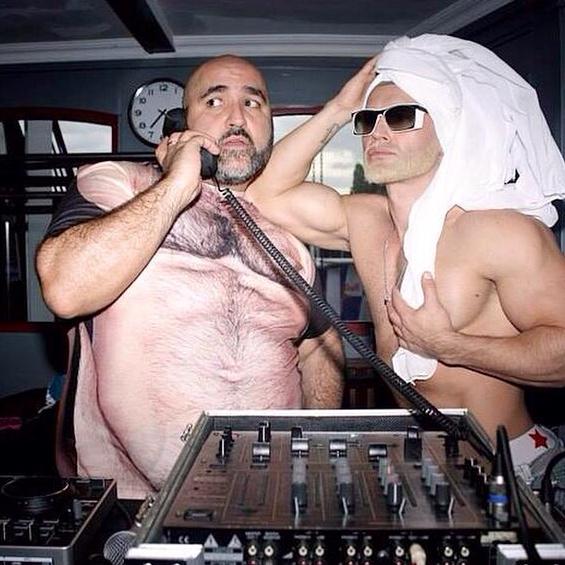 KICKSAGAT's tweet photo. Meanwhile ... In Paris ...
( La fée Wonderbear ... Wearing the #bodyrealness available on http://t.co/65cu8AdrPm ) http://t.co/cCqN6Y26T1