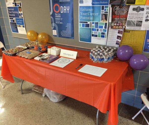 We're all set up for O-Day. Come give our table a visit in Lowder Hall and see what DSP is about. @AUBusiness
