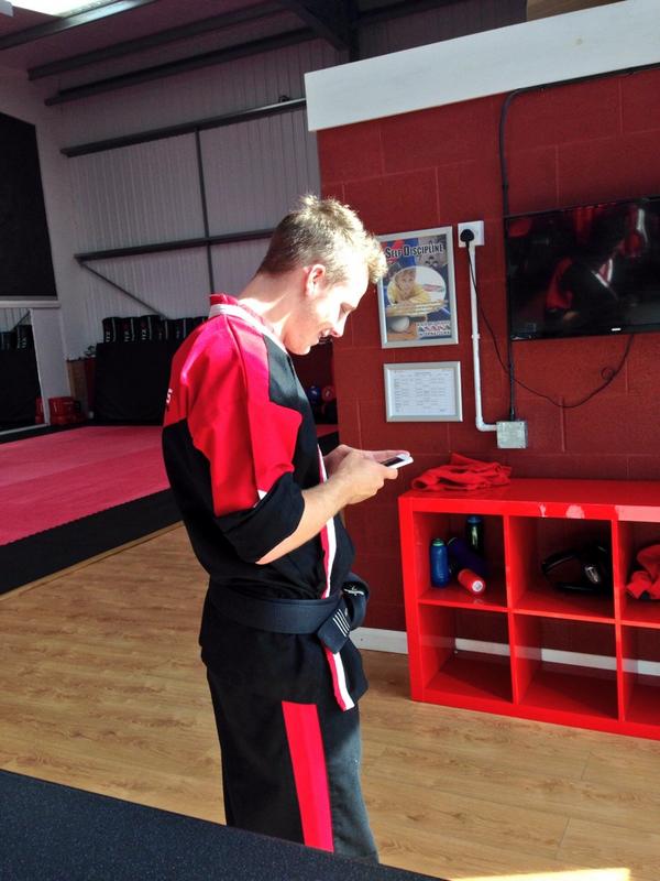invictusmartial's tweet photo. He's baaaaaaack! Yaaaay! Me faulding ready for classes @boonandfoy1 http://t.co/eFQVptV7fP