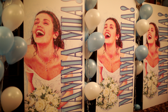 MammaMiaMusical's tweet photo. #MAMMAMIA! has put on over 5,300 performances on Broadway! http://t.co/z3vWu9ye99