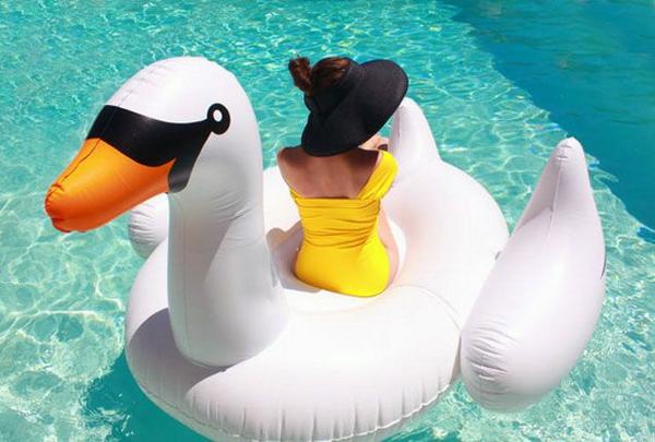 Deportes_UAM's tweet photo. Disfruta del verano en nuestra piscina exterior de Deportes de la @UAM_Madrid ¡Te esperamos! #planazo http://t.co/WvzTj23pMe