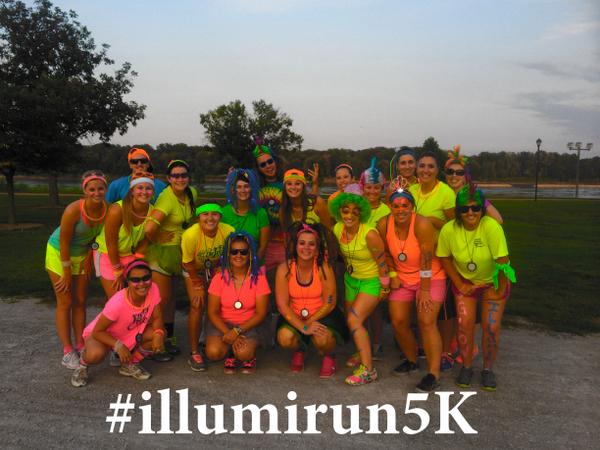 STCParksPlayMO's tweet photo. @STCparkfriends @TheEndurancePRO #RUN with us for the #illumirun5K at #FrontierPark! Info at: http://t.co/vFXILZDcxq http://t.co/ekAQKp2wnI