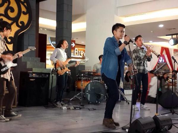 softlysoulmusic's tweet photo. #latepost http://t.co/0Fzx7W7Klq