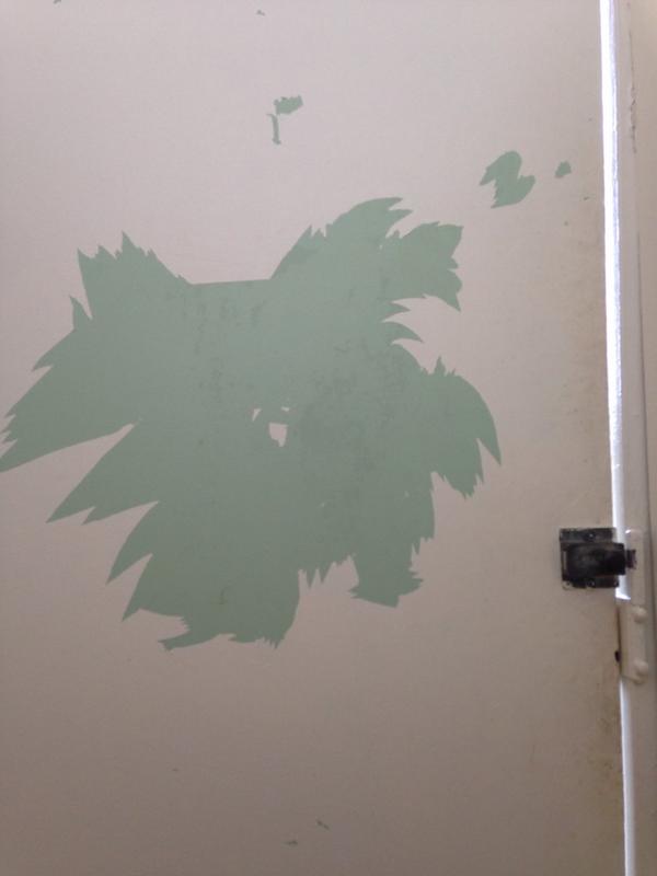 bathroom_rating's tweet photo. NORMAN HALL, 2nd floor – is this a Pokemon? one of the angry beavers? natural light is great http://t.co/apkzS7to1z