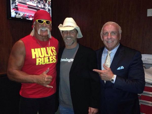 El_Rompehuesos's tweet photo. El lunes en RAW se juntaron tres leyendas @ShawnMichaels @HulkHogan @RicFlairNatrBoy @esp_WWE @wwe_mex @WWEFansMexico http://t.co/KsGioZHaYp