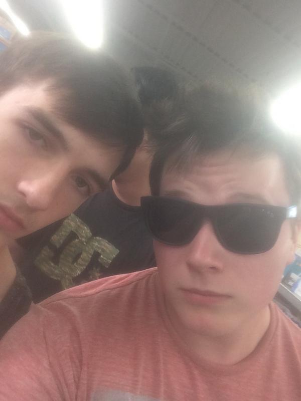 joew00d42's tweet photo. #UBselfie? @Jakee_smith http://t.co/eK37RU31I2