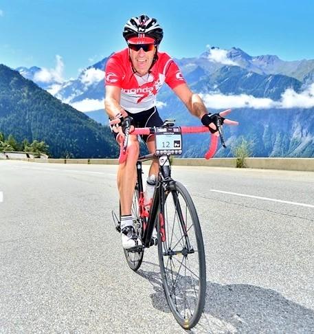 HRLanternerouge's tweet photo. Giving it all on the Alpe d'Huez time trial, couldn't wish for a better day. #hauteroute #alpedhuez #cycling http://t.co/rOt04NX7OR