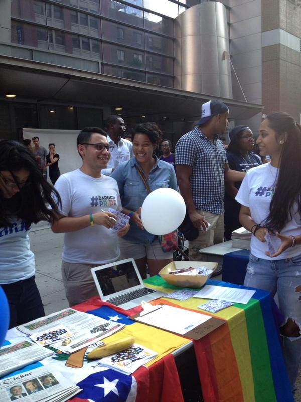 BaruchCollege's tweet photo. #BaruchPride at freshmen block party. Welcome #Classof2018! #BaruchConvocation http://t.co/3eI5avkwRS
