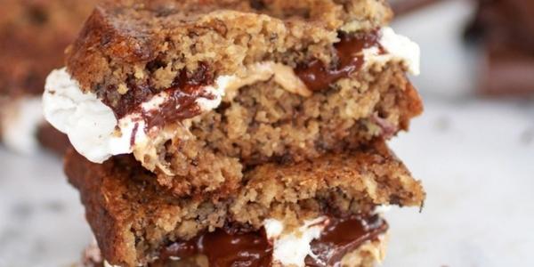 HuffPostTaste's tweet photo. Grilled banana bread peanut butter s'more. Prayers answered. http://t.co/6cBctnMxMj http://t.co/wFzsFWbynr