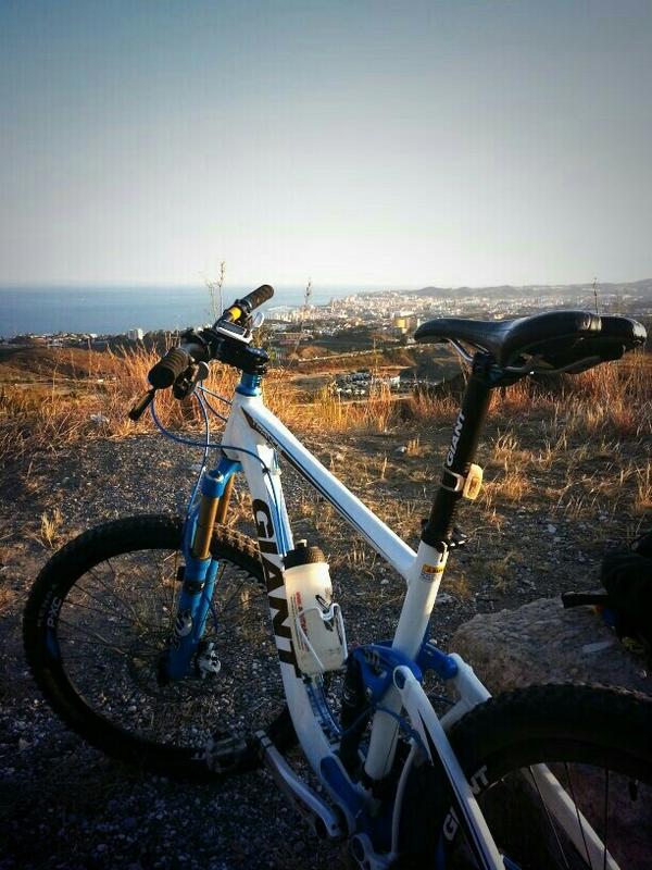 FranTruncer's tweet photo. @josefajram no todo es el norte eh! Aquí  en el sur en fuengirola(malaga) da gusto pedalear! Vente por aquí ya sabes! http://t.co/r4lLJgDboN
