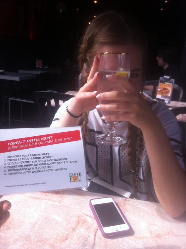 stephaniesavoi1's tweet photo. #fastefou 10% on est pauvre http://t.co/qyF742fRDk