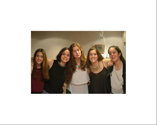 ichilafu16's tweet photo. Bueeen viaje lentas @JaraLoPe98  @crisdanes11 #agui ♥ ♥ http://t.co/Pt1ZYaG98k