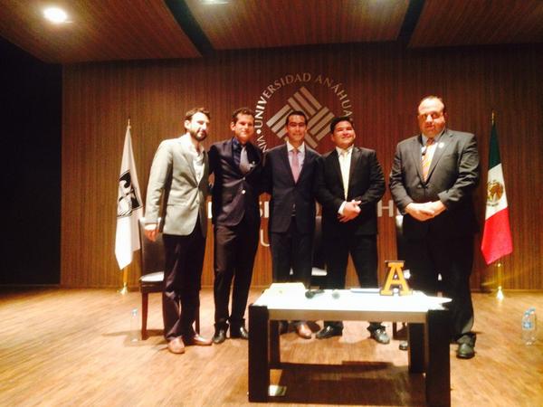 velarde090's tweet photo. !Excelente debate! En hora buena a todos los 3 candidatos, éxito mañana en las elecciones @anahuacqro @fesal_qro http://t.co/e98f0r94wg