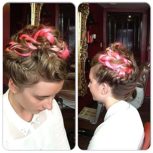 robecsalon's tweet image. Little sis being game for a session #hairhour #willingvictim