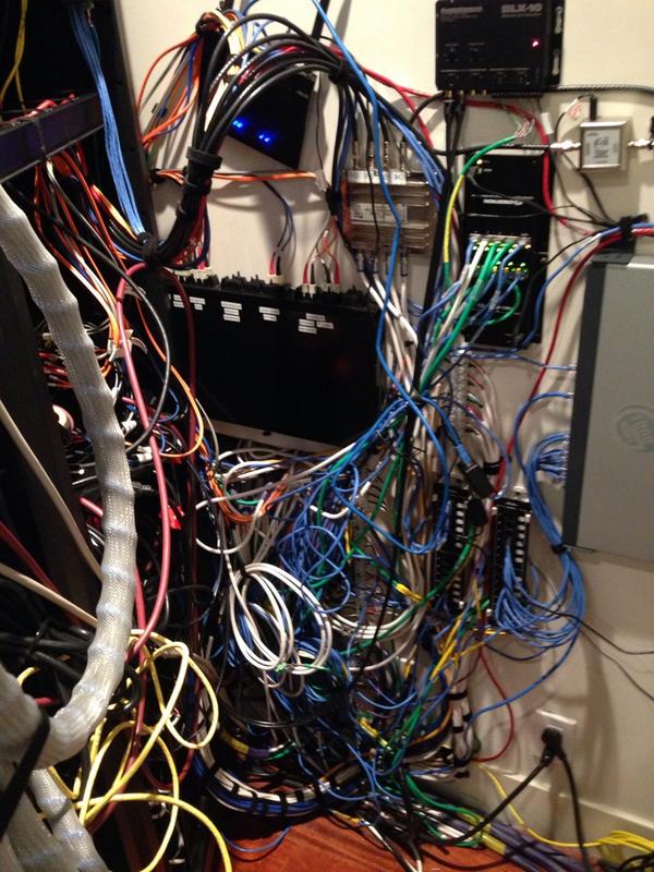 AI_Headroom's tweet image. Welcome to my nightmare! #shittywiring