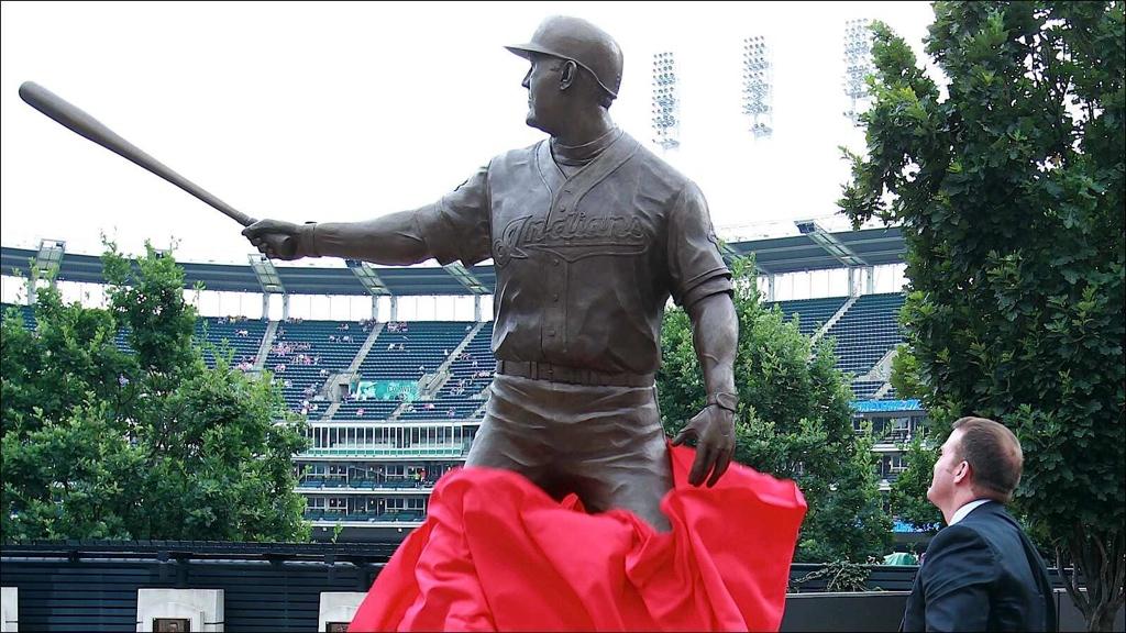  Happy birthday to the great Jim Thome. if you believe that he is a first-ballot Hall of Famer. 