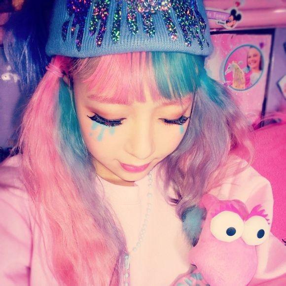 CheapPromProm's tweet image. Pretty Harajuku wigs.
goo.gl/kRzMVQ