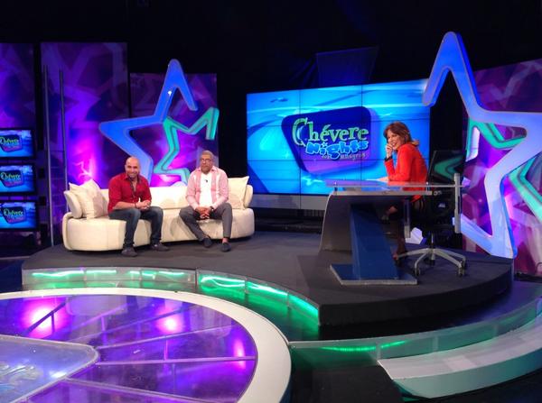 Cheverenights's tweet photo. Ya con nuestro #InvitadoChevere @jesusnova06 #PapiNova #EntrevistaChevere http://t.co/isGApebLQL