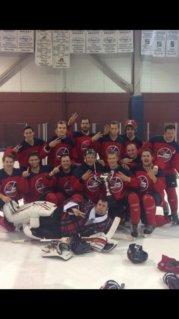 chaseainsy's tweet photo. @ObserverShaun Just wondering, can you write an article about three time Micor Summer League Champs? #sarnia #jets http://t.co/5pZKrdHz6q