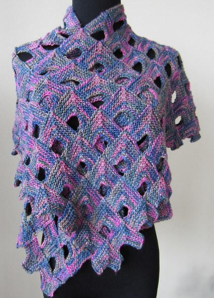 knit239's tweet image. What do you think of our new Stole Kit? Check out the other pretty colors: bit.ly/XU2Ud8