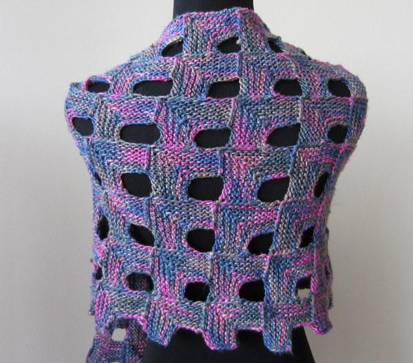 knit239's tweet image. What do you think of our new Stole Kit? Check out the other pretty colors: bit.ly/XU2Ud8