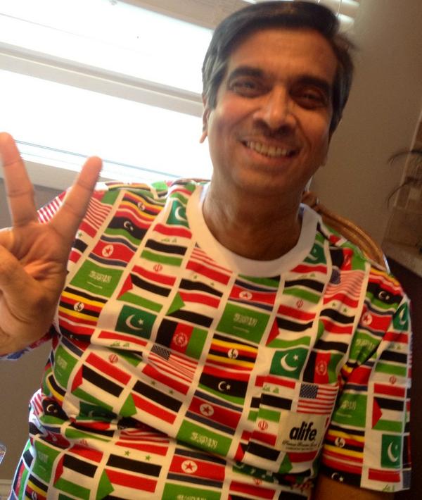 omernazeer84's tweet photo. @alifenewyork pops rockin the turrr tee. #peacedoutsincecubscouts #lovenotwar #alife http://t.co/lwn6Vobm0b