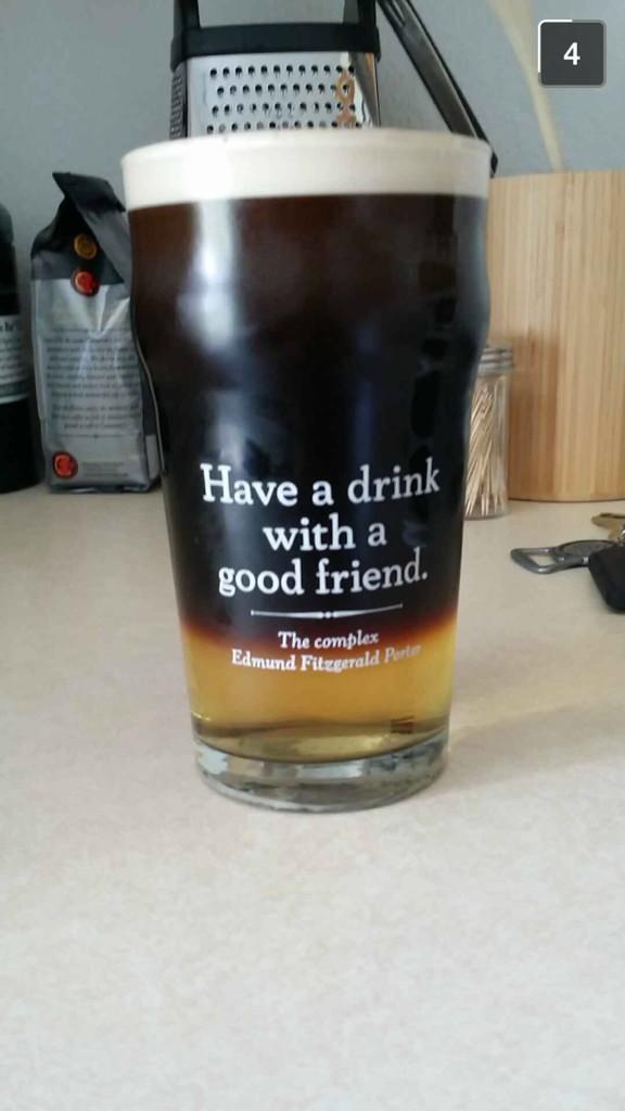 Drunk_Snaps's tweet photo. #friends #drunksnap http://t.co/ayt5SKueEH