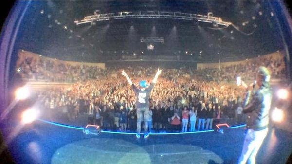 loladrewadams's tweet photo. Le VVT de Mouilleron le Captif restera une des dates magique grace a la demmande en mariage de Reynald @kevadamsss <3 http://t.co/m40ceR7QTP