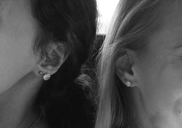 Bppeters22's tweet photo. Got our doubles pierced!! 😘#collegerebels @tileepers http://t.co/SnEyVAG6vL
