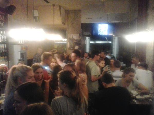 Gran ambiente en nuestro chat&amp;beer en <a href="/GouletteVigo/">La Goulette Vigo</a> #Erasmus #Vigo #welcomedays