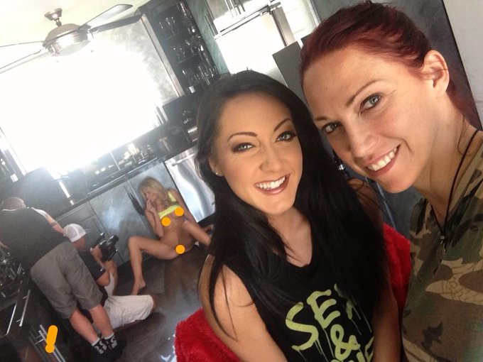 Doing makeup on set today &amp; enjoying the view! http://t.co/tWChTDQqB1<a href="/tag/psk"class="tags"><span>#psk</span></a>