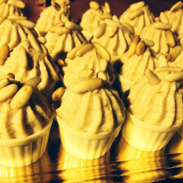 Mariquilla7's tweet photo. Bocado dulce con sabor a Brandy Palmerino para terminar una muy buena noche! Gracias @roxysori http://t.co/nRjGKw3Ci3