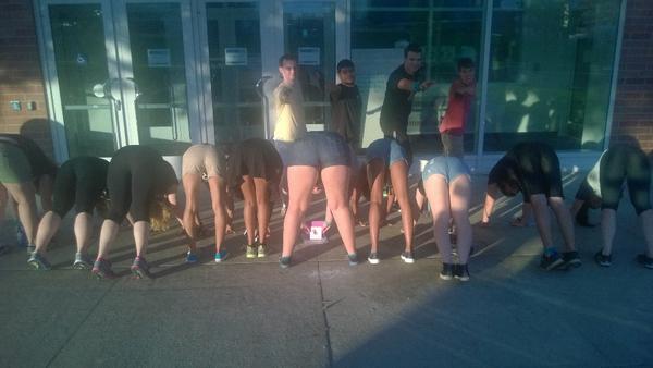 RoadRally7's tweet photo. #DownwardDog #Yoga #TeamSlinkyDog 🚌🚏 http://t.co/J9PjWB7dyS