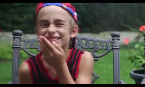 JaronBock's tweet photo. Like Is faces on the @laurenorlando08 new video @JohnnyOSings http://t.co/oUDtEk1lYK