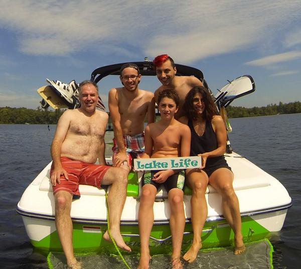 LakeLifeLessons's tweet photo. @Moombaboats on @iWinnipesaukee bringing watersports to @VisitWolfeboro @eWolfeboro  #lakelife @IrwinMarineBay http://t.co/711QCQ7ECs