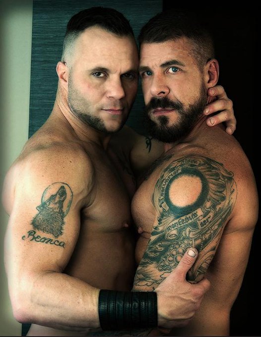 Lkg fwd 2 my scene  @MichaelLucasNYC w/ sexy tat'd daddy @RoccoSteeleXXX #GAY #XXX #Porn #Muscle http://t