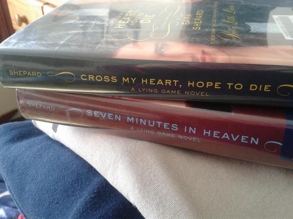 ReadUnderStarsx's tweet image. Finishing #TheLyingGame books.. #SaraShepard 📚