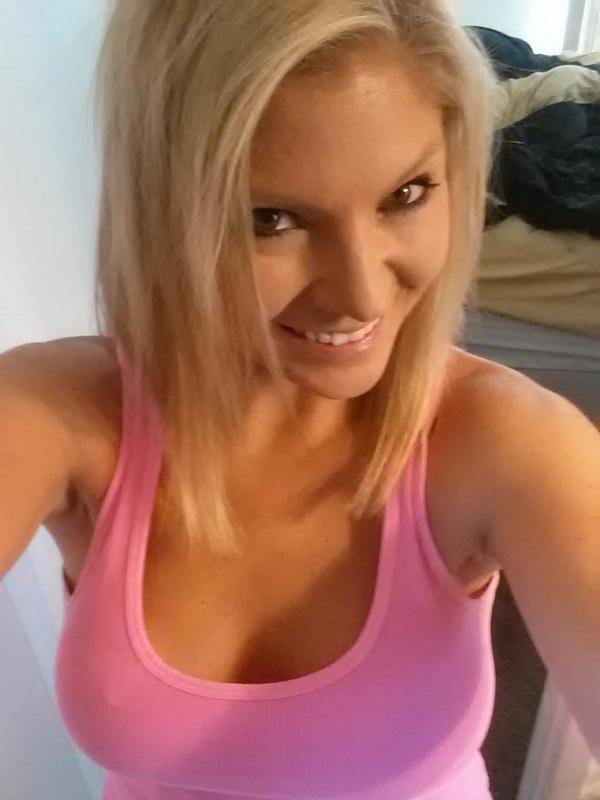 BriBrooksxxx's tweet photo. Getting ready to make a custom video :) #spoilback http://t.co/P87FmJK9Oy