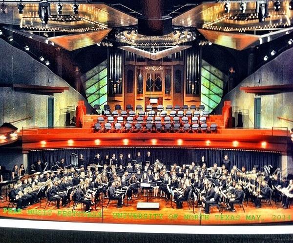 KatelynHoang's tweet photo. Band is a terrific extracurricular activity because if the thrilling feeling of playing your instument #UnionBiomed http://t.co/YTuCLXhXsC