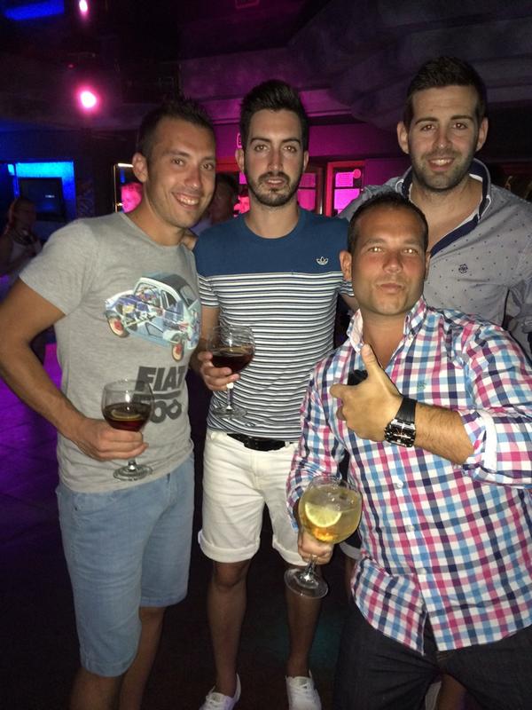 vinagre89's tweet photo. Bueno pues fin a otras grandes vacaciones esta vez rodeado de @Raul_SOS @dbarragan89 @AlejandrinoxAle #ibiza2014 http://t.co/pzYVIkBqIu