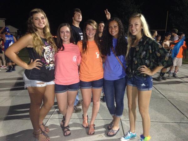 tay_bethune25's tweet photo. Whatta crazy night 😅😍 #mahbabes http://t.co/EGox2BnsCL