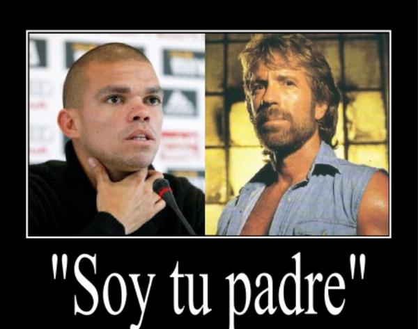DelinquedIN's tweet photo. Cuando Chuck Norris juega al fútbol y hace falta, expulsan al árbitro. #ChuckNorris #Pepe http://t.co/gRMDGnjBlB