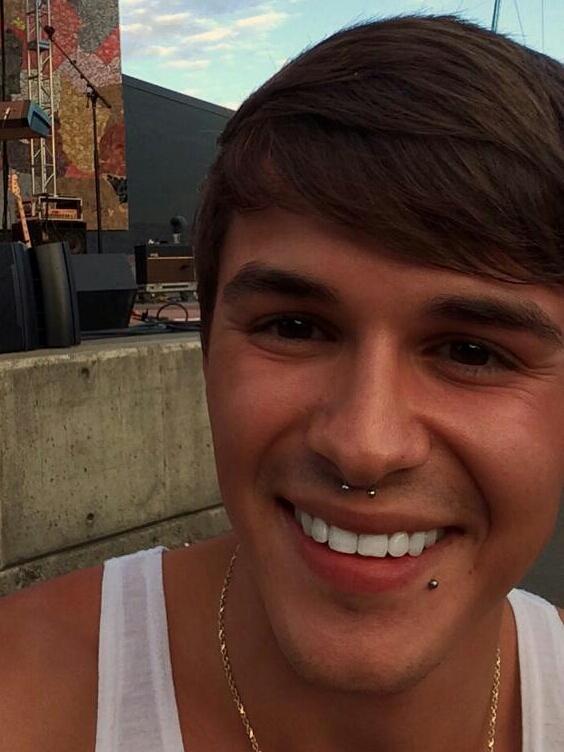 whitebetty10101's tweet photo. Don't forget to vote for this cutie,his smile is the most beautiful @Andy_TaylorXXX  http://t.co/ulHPKId7Zi http://t.co/bJWeaE2Ukv