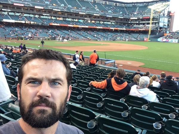 FargoITGuy's tweet photo. Ok, fine. I'll be a #giantsfan for the night #SFGiants @ATTParkSF #VMWorld2014 http://t.co/kuSNaPFfAR